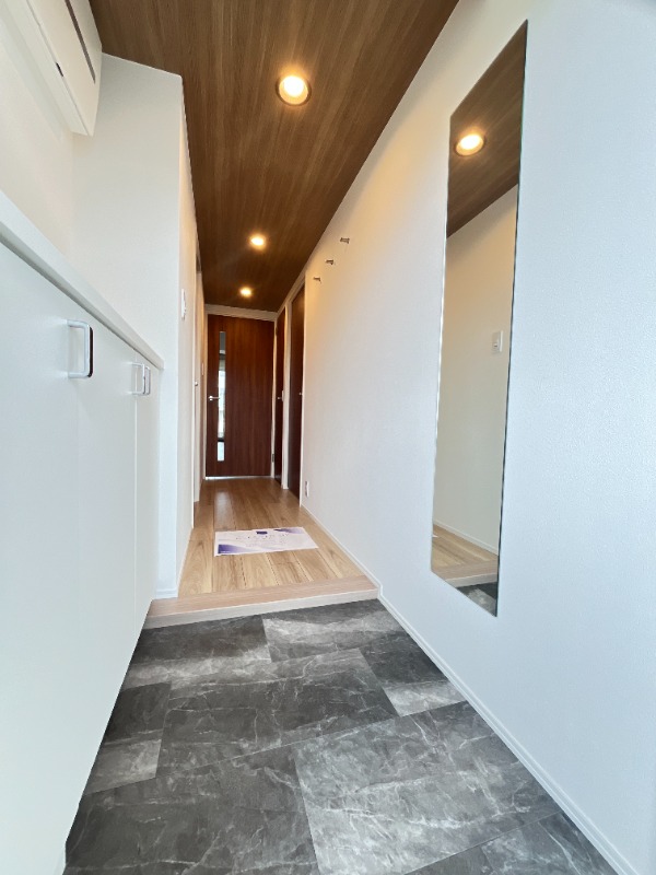 レジディア南千住 玄関