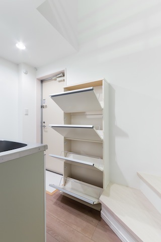 ＫＡＨＡＬＥ越谷2階 シューズボックス