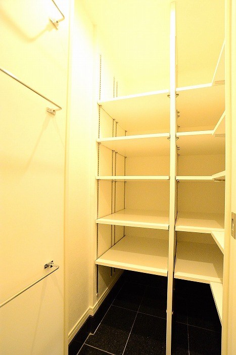 グランドコンシェルジュ大森本町Ⅱアジールコート2階 シューズインクローク