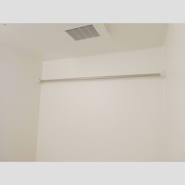 Lumiere101号室 浴室内物干し