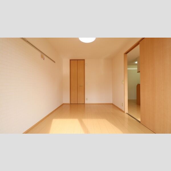 サンクス羽折202号室 ★洋室6.75帖★