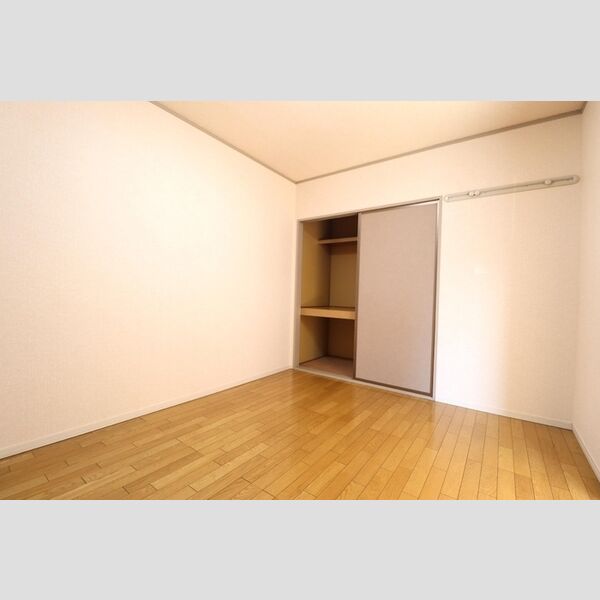 ドエル福島　B101号室 西側洋室