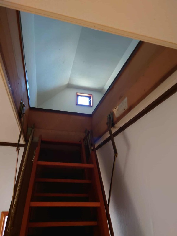 北中沢２丁目貸家 ロフトまでの階段（収納タイプ）