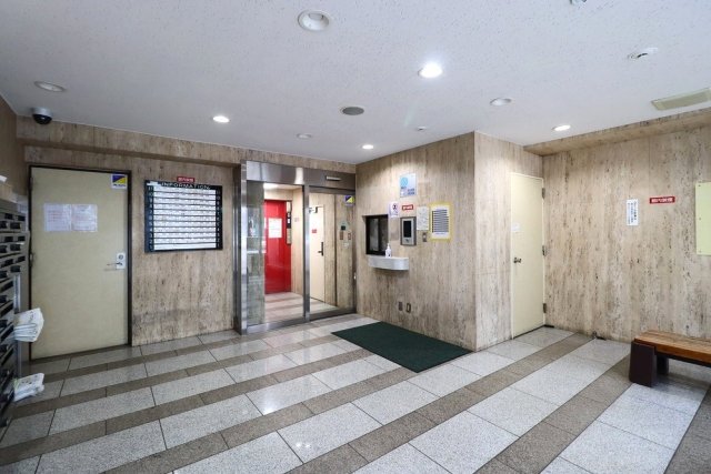 横浜平沼ダイカンプラザ三号館10階 エントランス