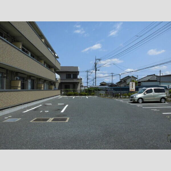 ハイツバンビス 駐車場