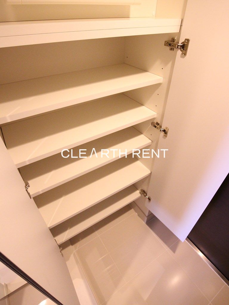 コンシェリア新宿 ＨＩＬＬＳＩＤＥ ＳＱＵＡＲＥ13階 ☆シューズボックスは大きめで収納たっぷり☆