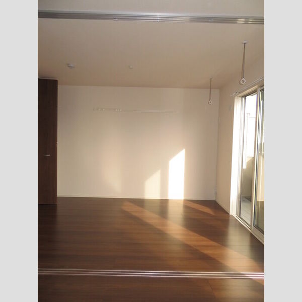 Merveille302号室 南東側の洋室です♪