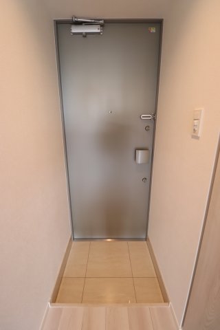 ＧＥＮＯＶＩＡ川口元郷0501号室 玄関