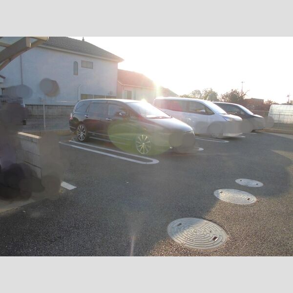 ルーチェ101号室 駐車場