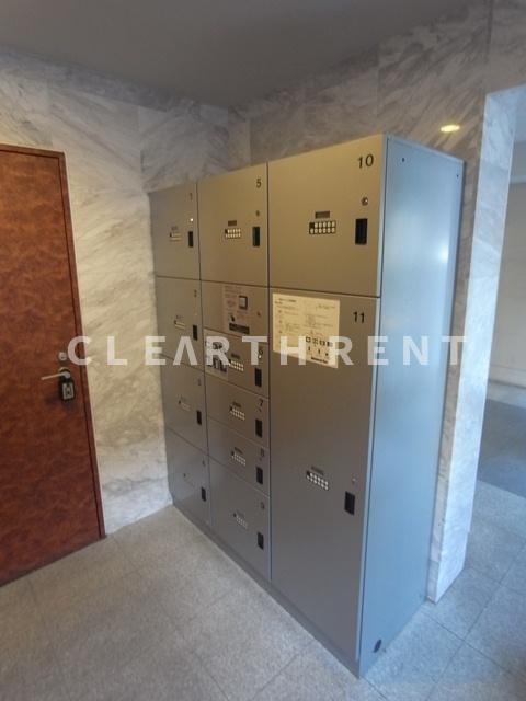 コンシェリア・デュー池袋9階 宅配ロッカー