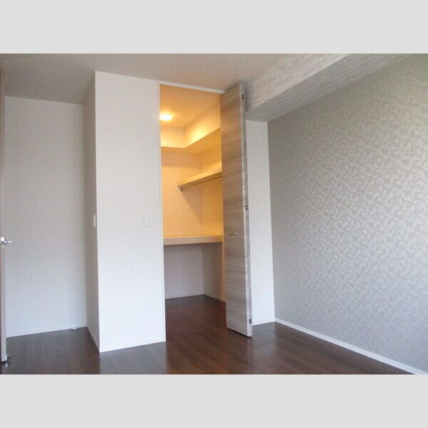 アイチ8　B棟206号室 洋室