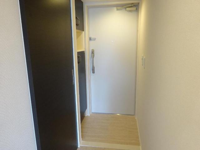 ココ　ナツ 玄関（下足箱あり）