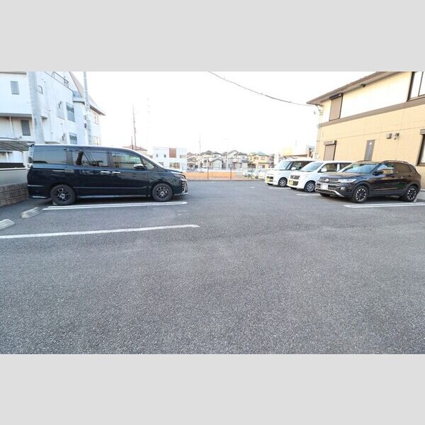 ポルテボヌール　Ⅱ102号室 駐車場