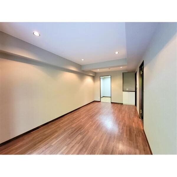 綾東ヴィレッジ弐番館104号室 リビング