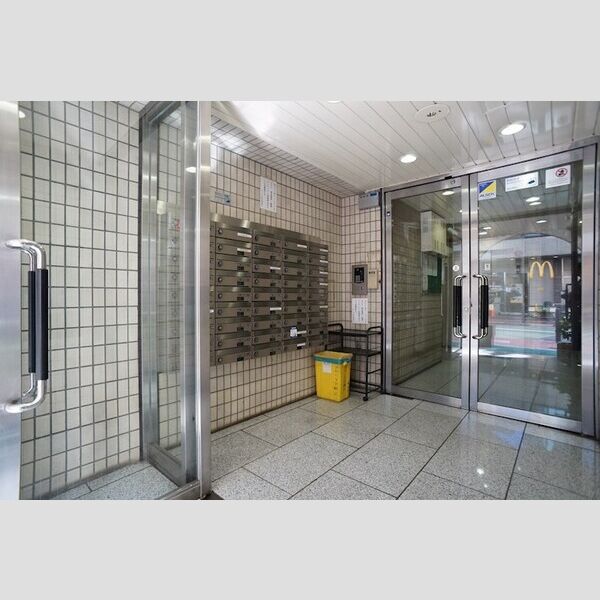 グローリア駒込 エントランスホール、オートロック。