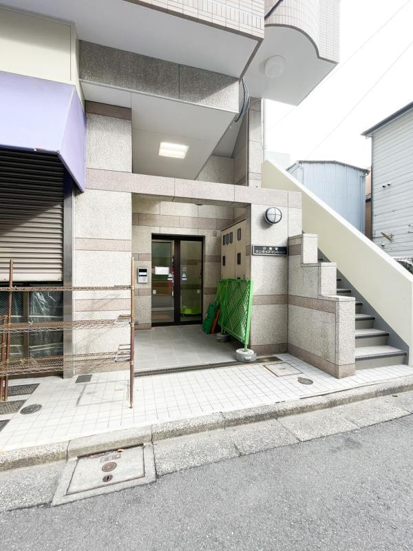 日暮里サンライズマンション5階 エントランス