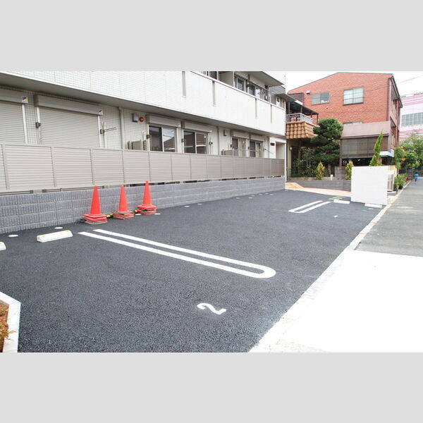 レイストリーフ101号室 駐車場