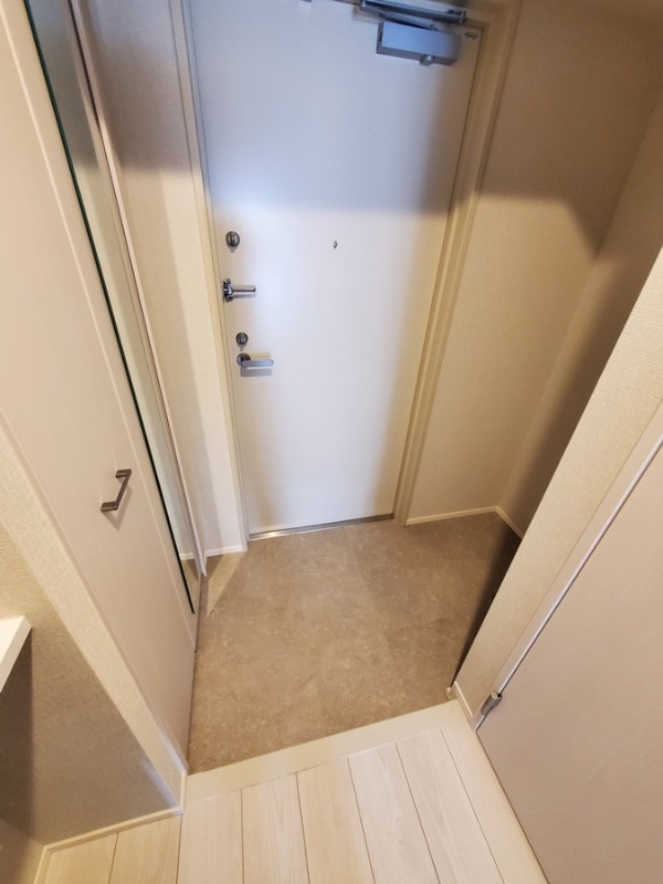 maison chrolo4階 玄関