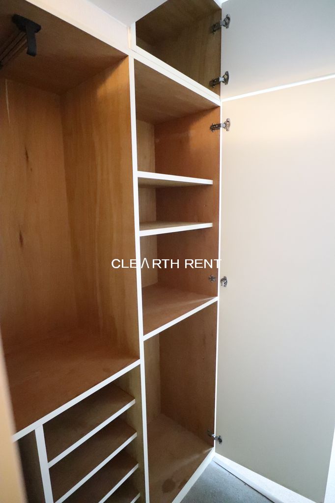 センチュリー西久保 収納があります