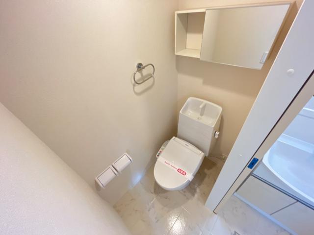 イルミナーレ106号室 シャワー付トイレ