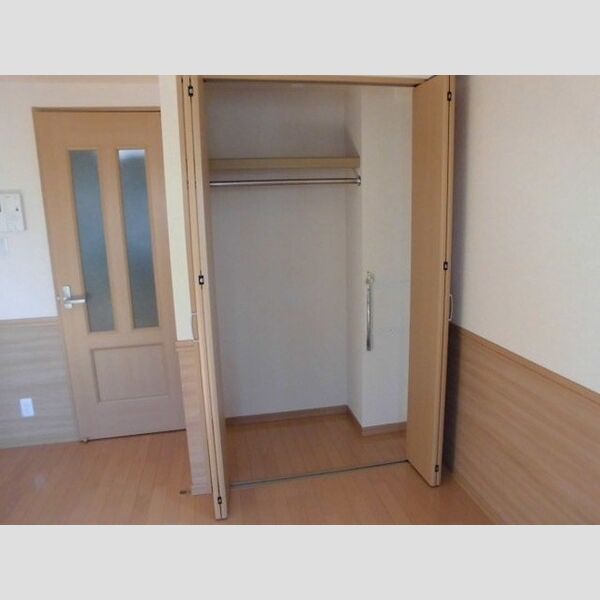 ウィスタリア601号室 物入