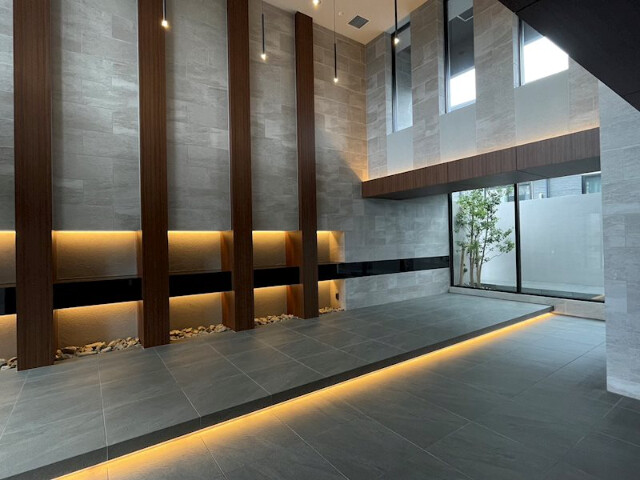 ジェノヴィア綾瀬Ⅱ4階 エントランス