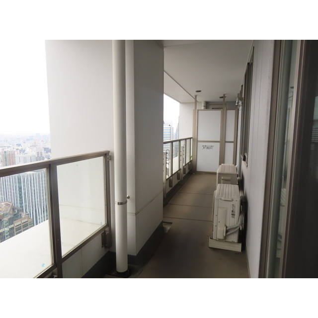 ザ・パークハウス西新宿タワー６０54階 バルコニー