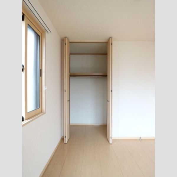 ルミエールW 洋室B　クローゼット