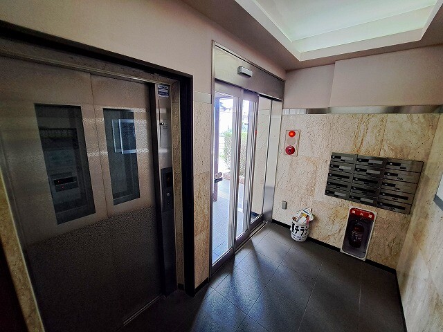 セレステ・仙川 エントランス