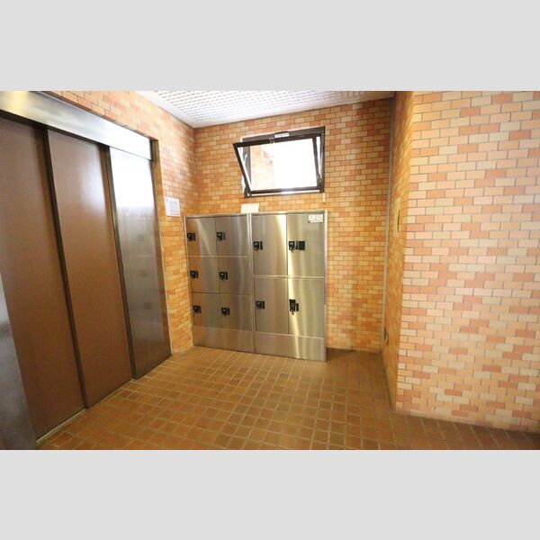 ファーストコーポ幕張本郷 宅配ボックス