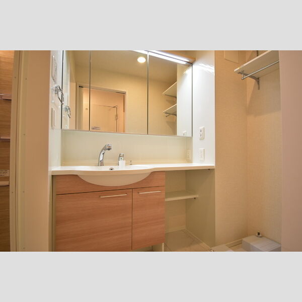 Eterno 独立洗面化粧台