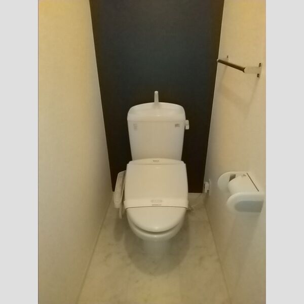 ドエル59 温水洗浄暖房便座付きです