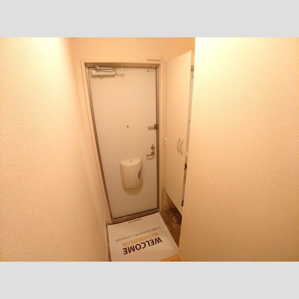 ソレイユ205号室 玄関