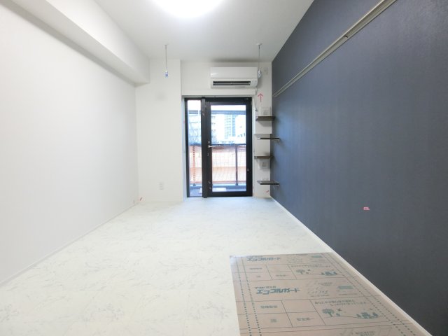 SYNEX YOKOHAMA-AOKICHO1101号室 同タイプ参考写真（※工事中/キャットウォーク設置前）