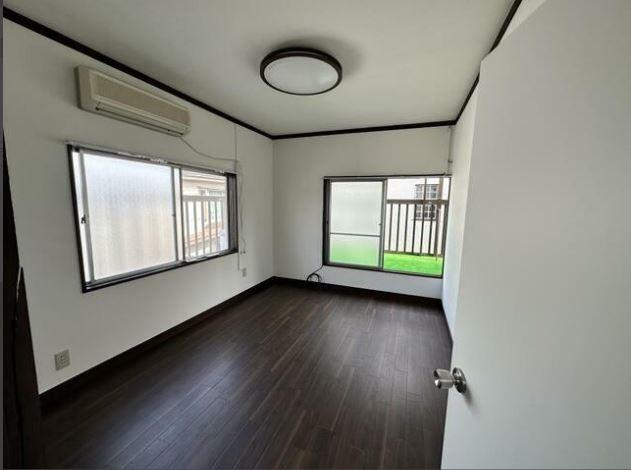 所沢市牛沼F戸建 デスクワークにも使える洋室6畳