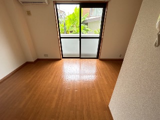 メゾン・ラクウショウ203号室 室内