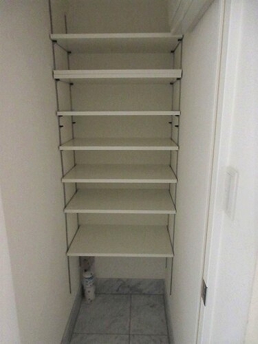 アトラス白山 下足入