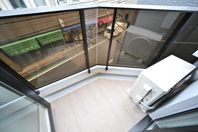 ＧＲＡＮＳＩＴＥ　ＮＡＫＡＭＥＧＵＲＯ3階 バルコニー