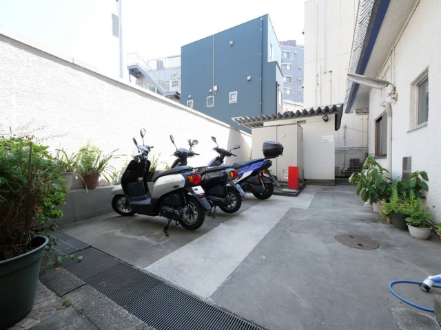 サーラ白金6階 外観