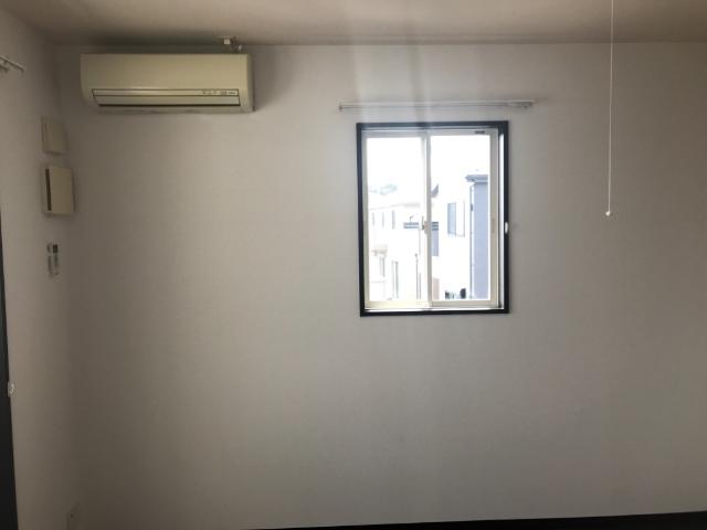 リリー・オブ・ザ・バレー201号室 角部屋、２面採光