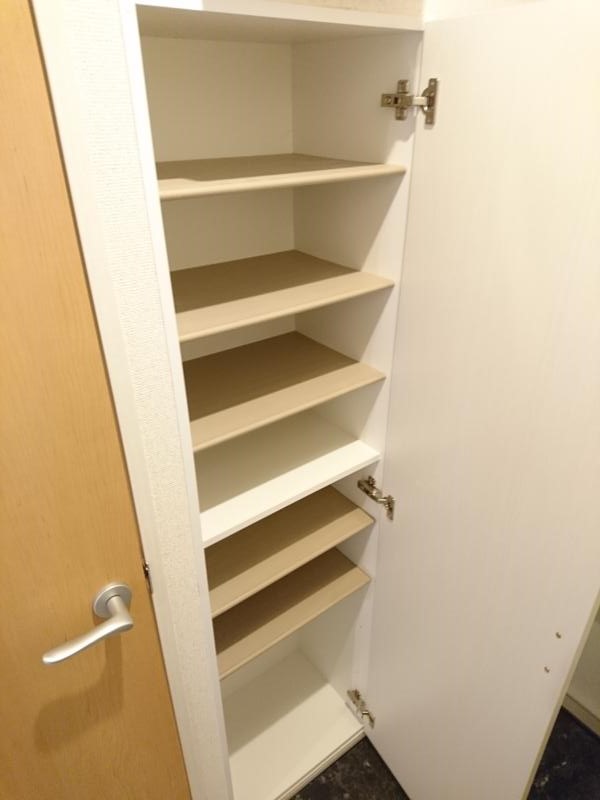 クレイノミオラコート104号室 下駄箱