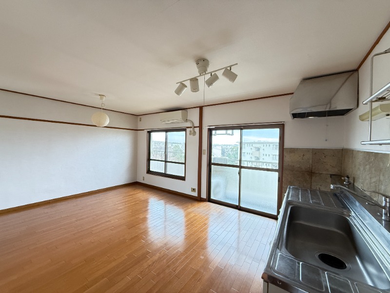 金杉台団地 12帖の広いリビング