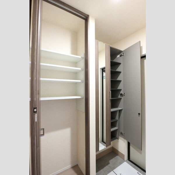 カミーノ　コモド　Camino　Comodo103号室 シューズボックス