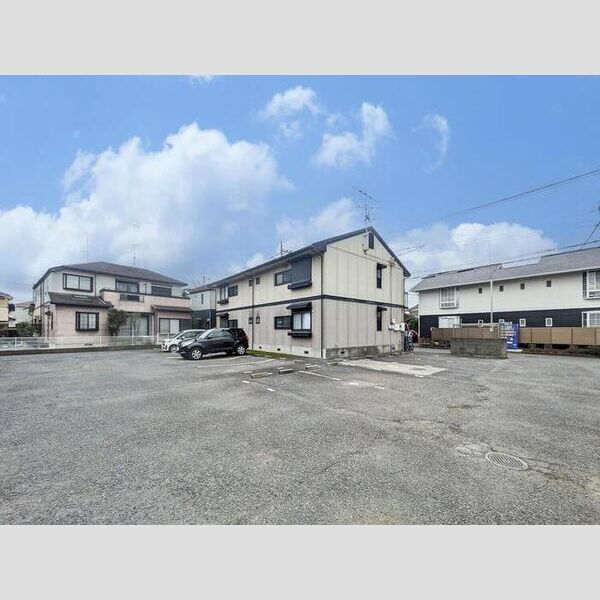 サウスメゾン　B 駐車場