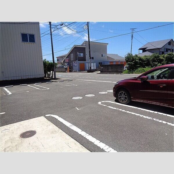 シャトーオリーブ(chateau olive) 駐車場