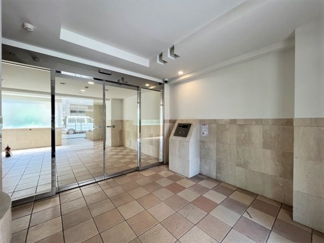 サンテミリオン新中野7階 エントランス