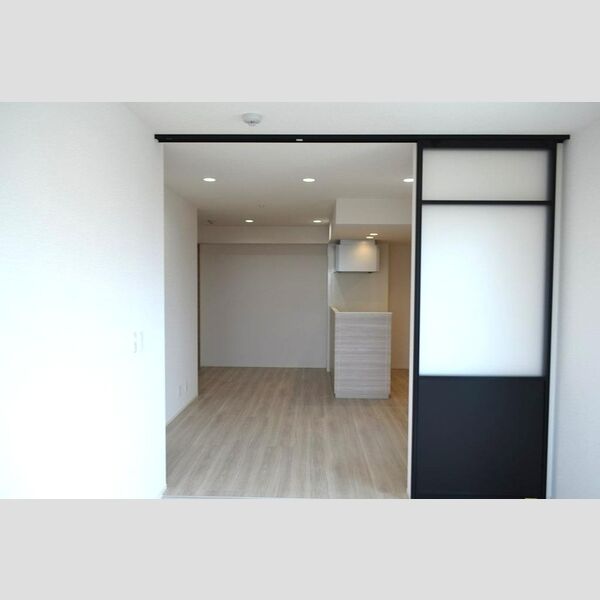 D-ROOM君塚ⅠA303号室 西側洋室