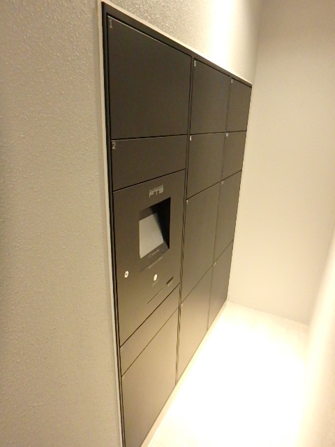 ガーラ・ヒルズ氷川台2階 宅配ボックス