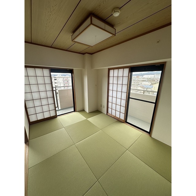 ナイスアーバン秦野401号室 内観
