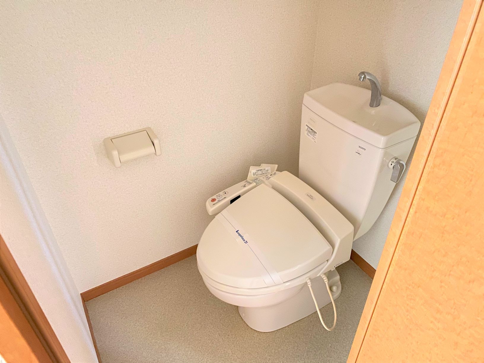 レオパレスアーバンコート東大沢201号室 ロフト